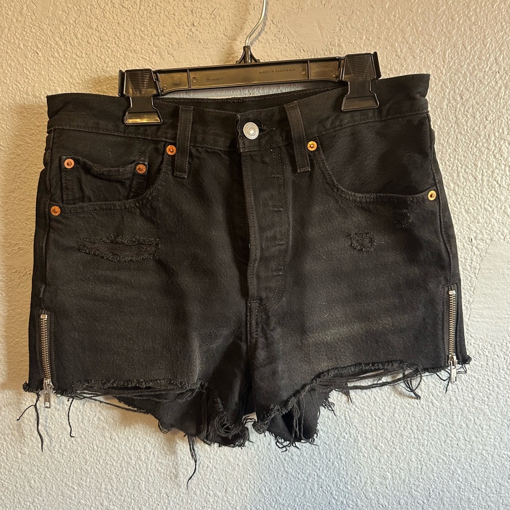 501 Levi’s black shorts size 27